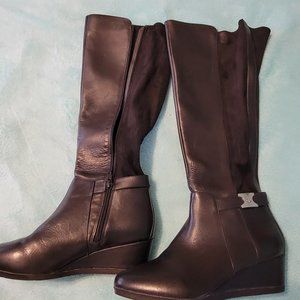 Giani Bernini leather knee high zippered boots size 7M